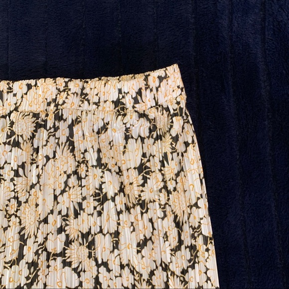 ASOS b&w floral midi skirt - Picture 4 of 5